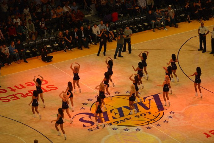 他也在场内 他也在场内