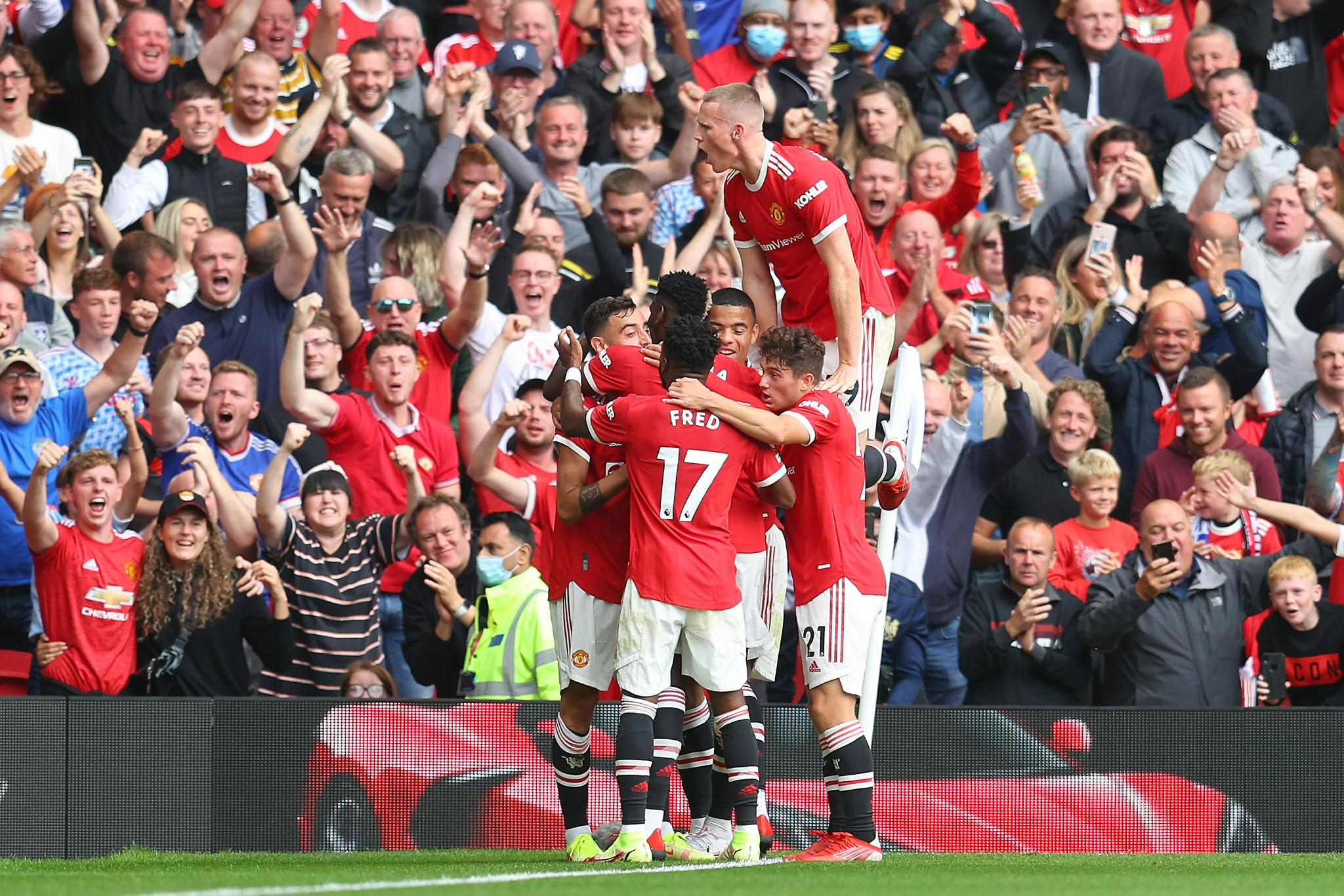 许多球迷和 许多球迷和