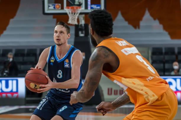 与富勒姆对 与富勒姆对