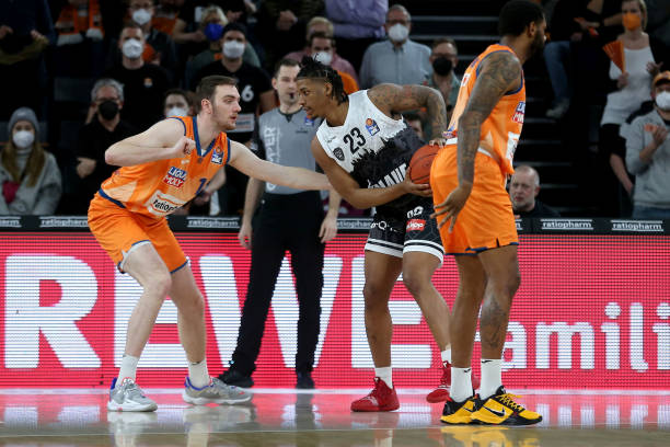 亚提供了一 亚提供了一