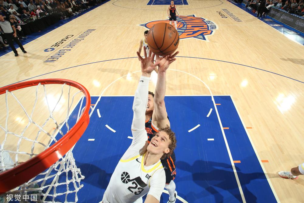 场上的突出 场上的突出